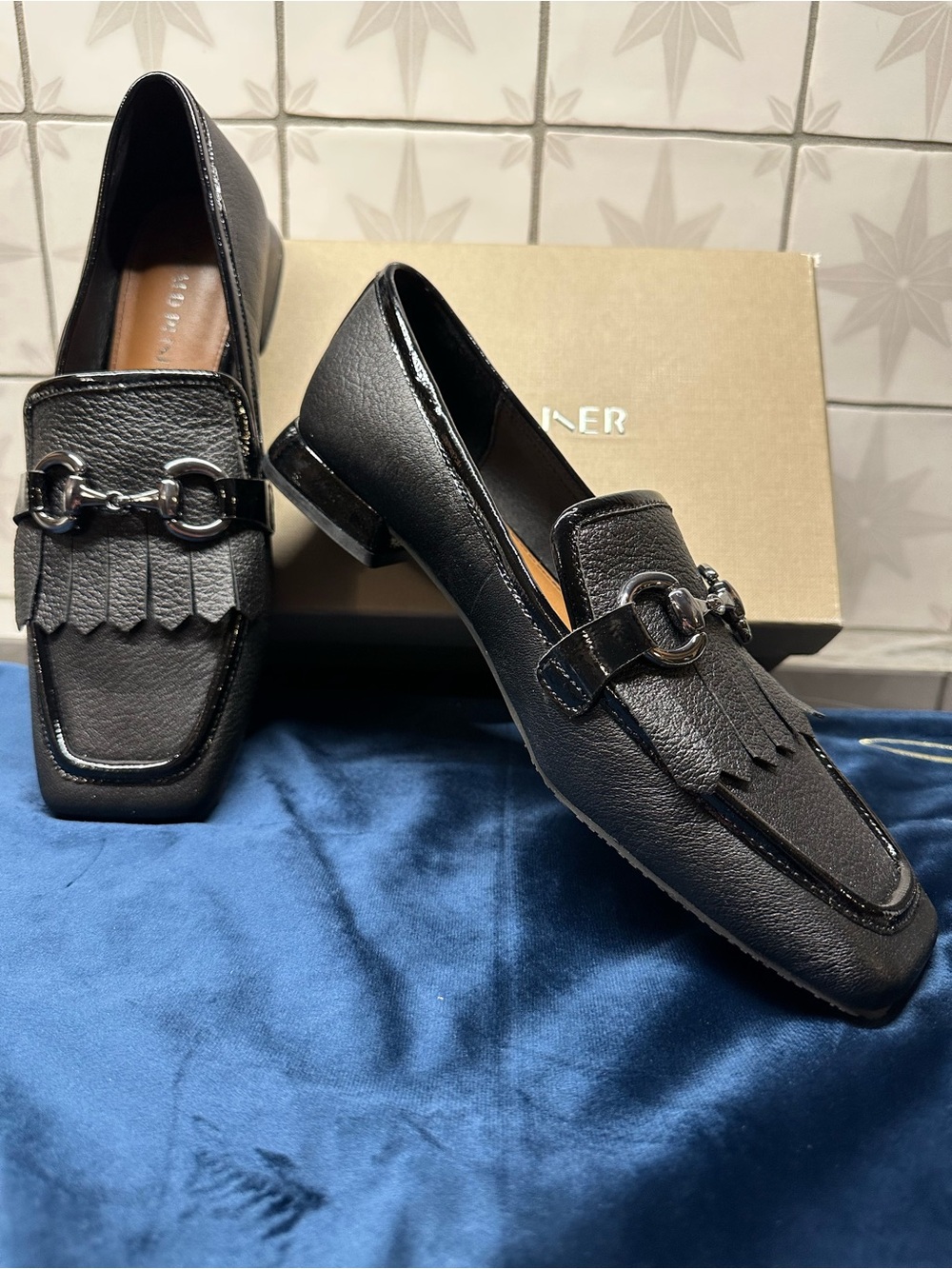 Donald Pliner 8 1/2 Saelitn Classic Black Tumble Nappa  Loafers w/ patten -NIB